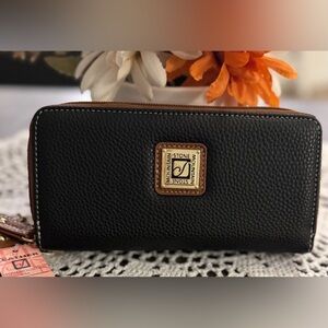 Stone Mountain Black & Tan Double-Zip Wristlet – NWT